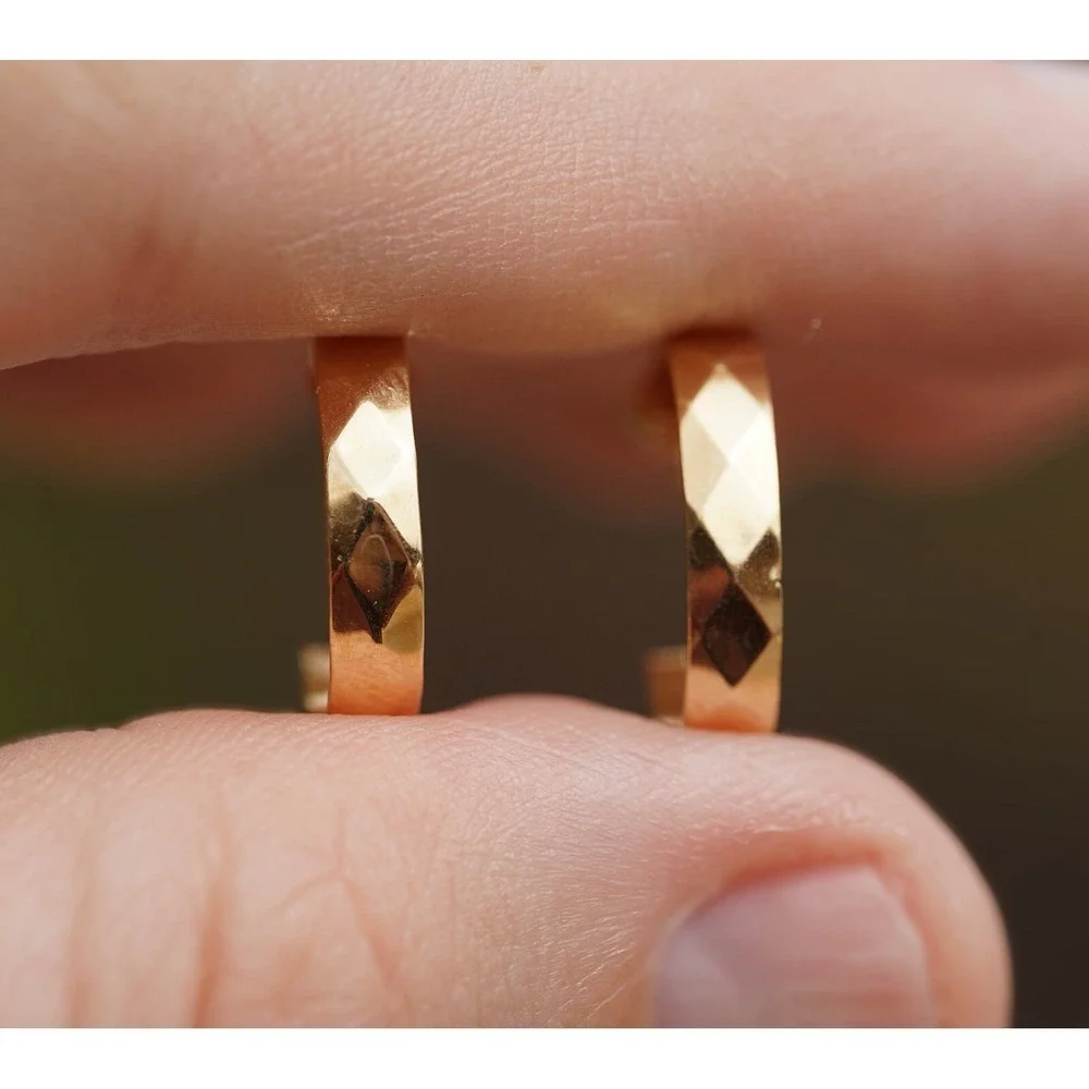 Vintage 14k Solid Yellow Gold Hoop Textured Diamond Triangle Pattern Earrings - Picture 3 of 7